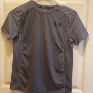 Under Armour Youth Medium Gray shirt